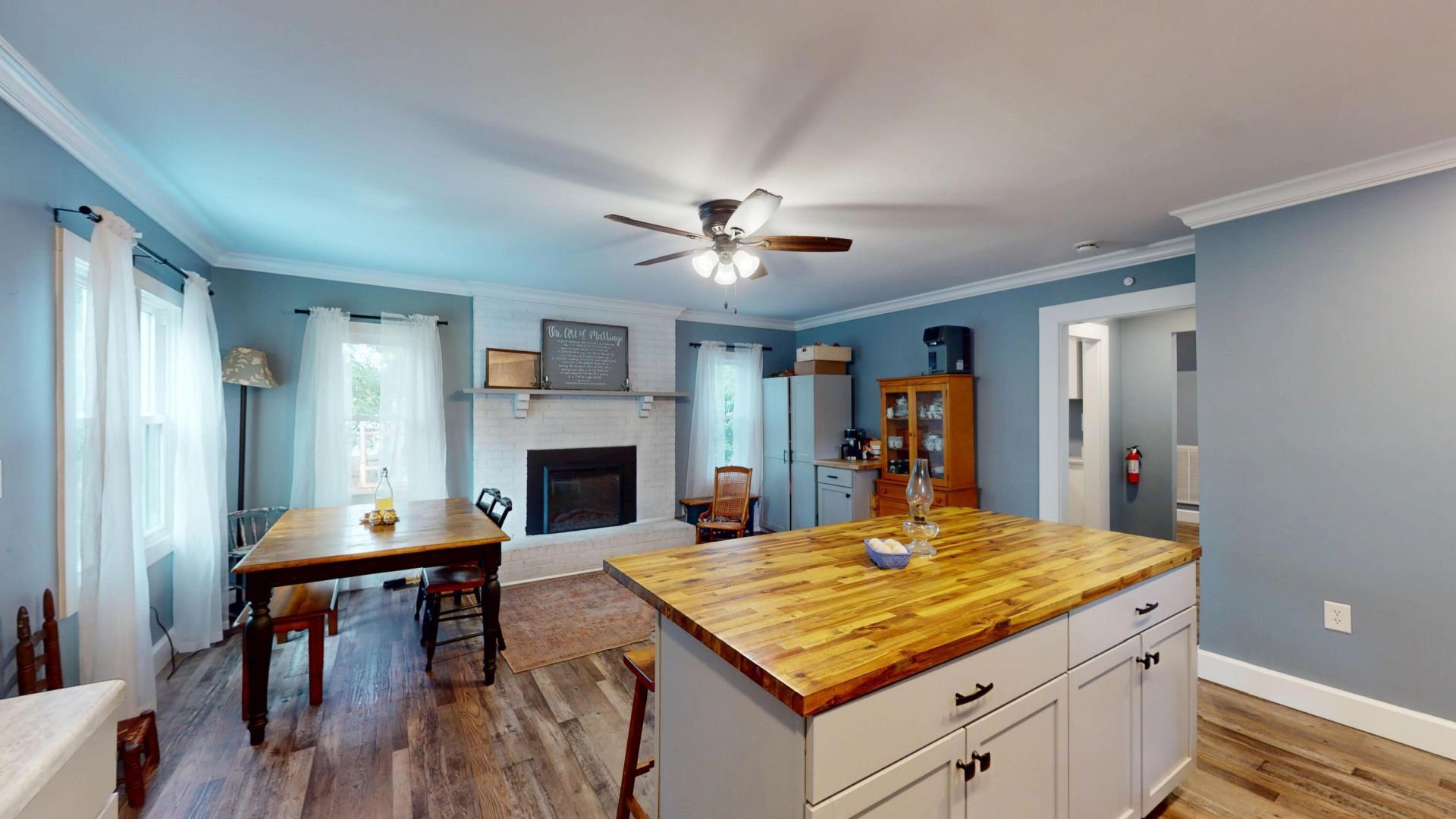408 Thompson Street Photo 14