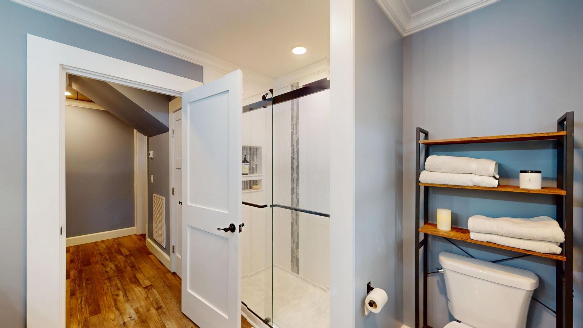 408 Thompson Street Photo 23