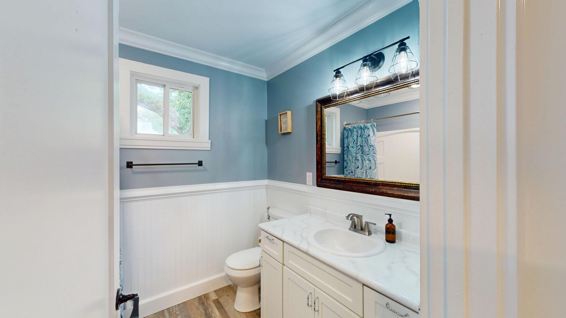 408 Thompson Street Photo 25