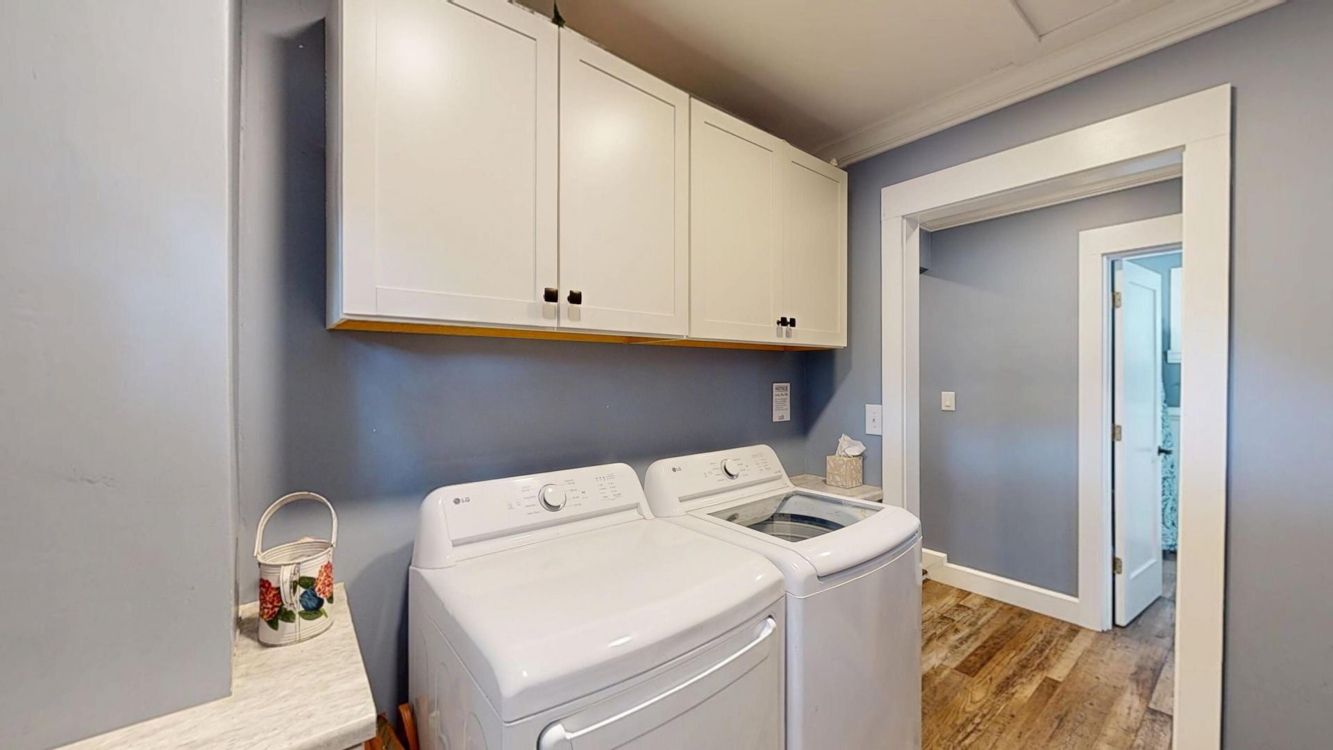 408 Thompson Street Photo 27