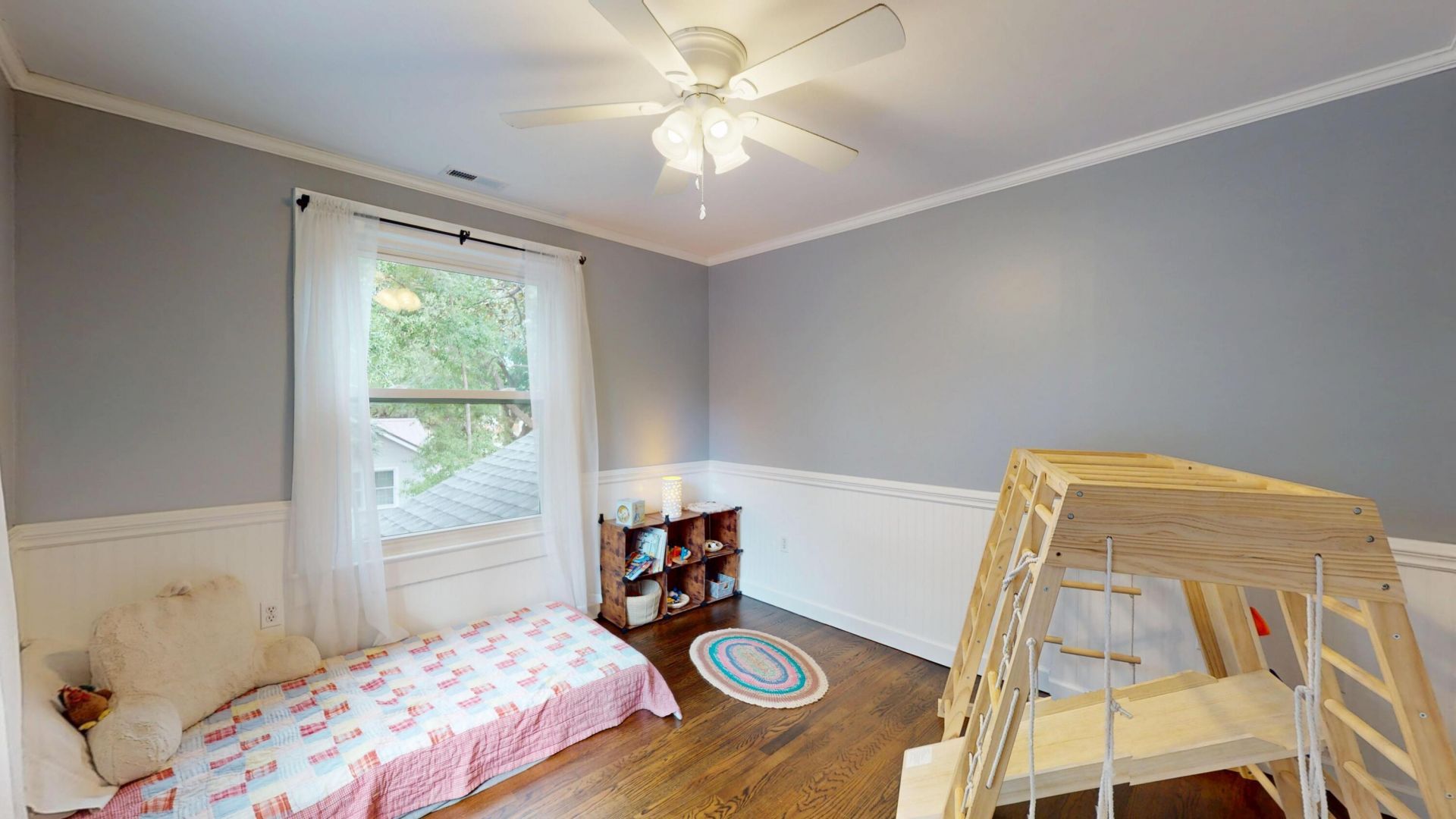 408 Thompson Street Photo 32