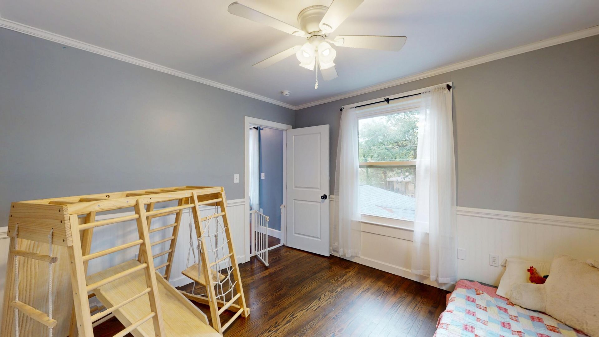 408 Thompson Street Photo 34