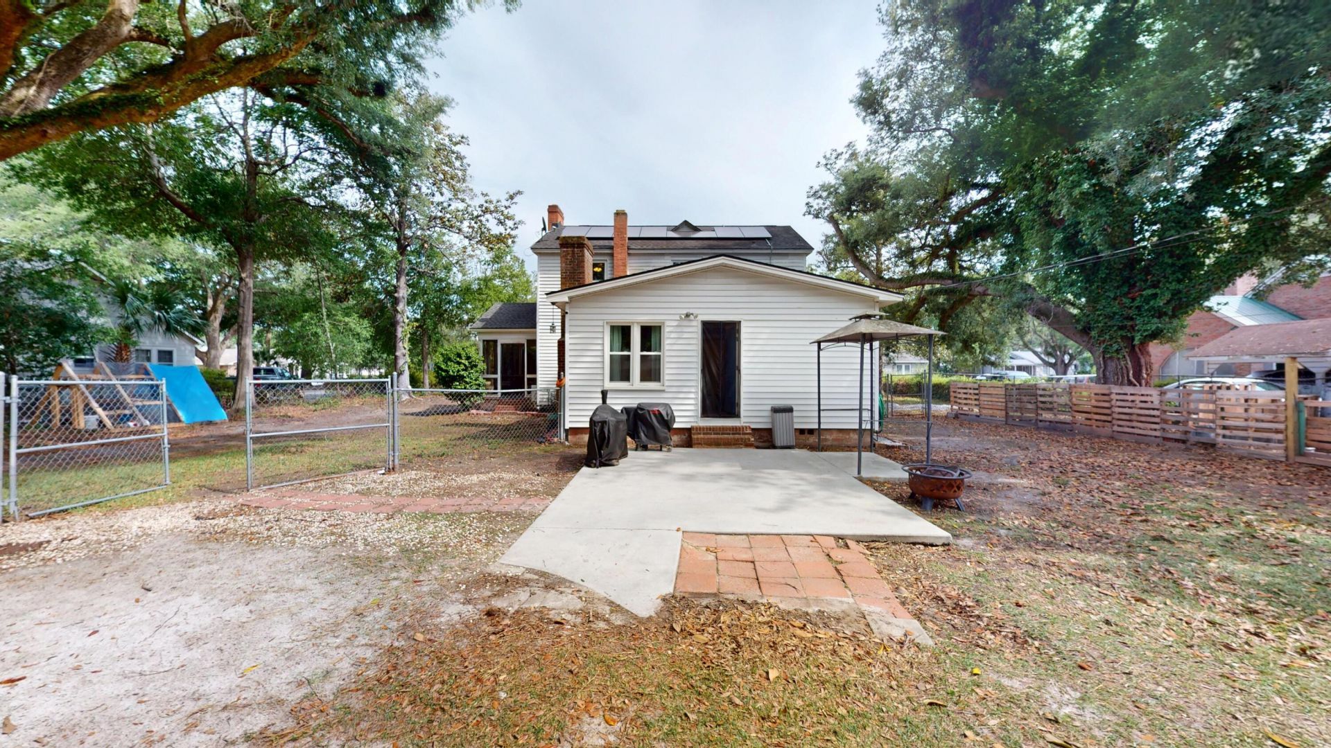408 Thompson Street Photo 44