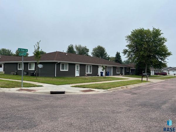 1100 E Elder St, Canton, SD 57013