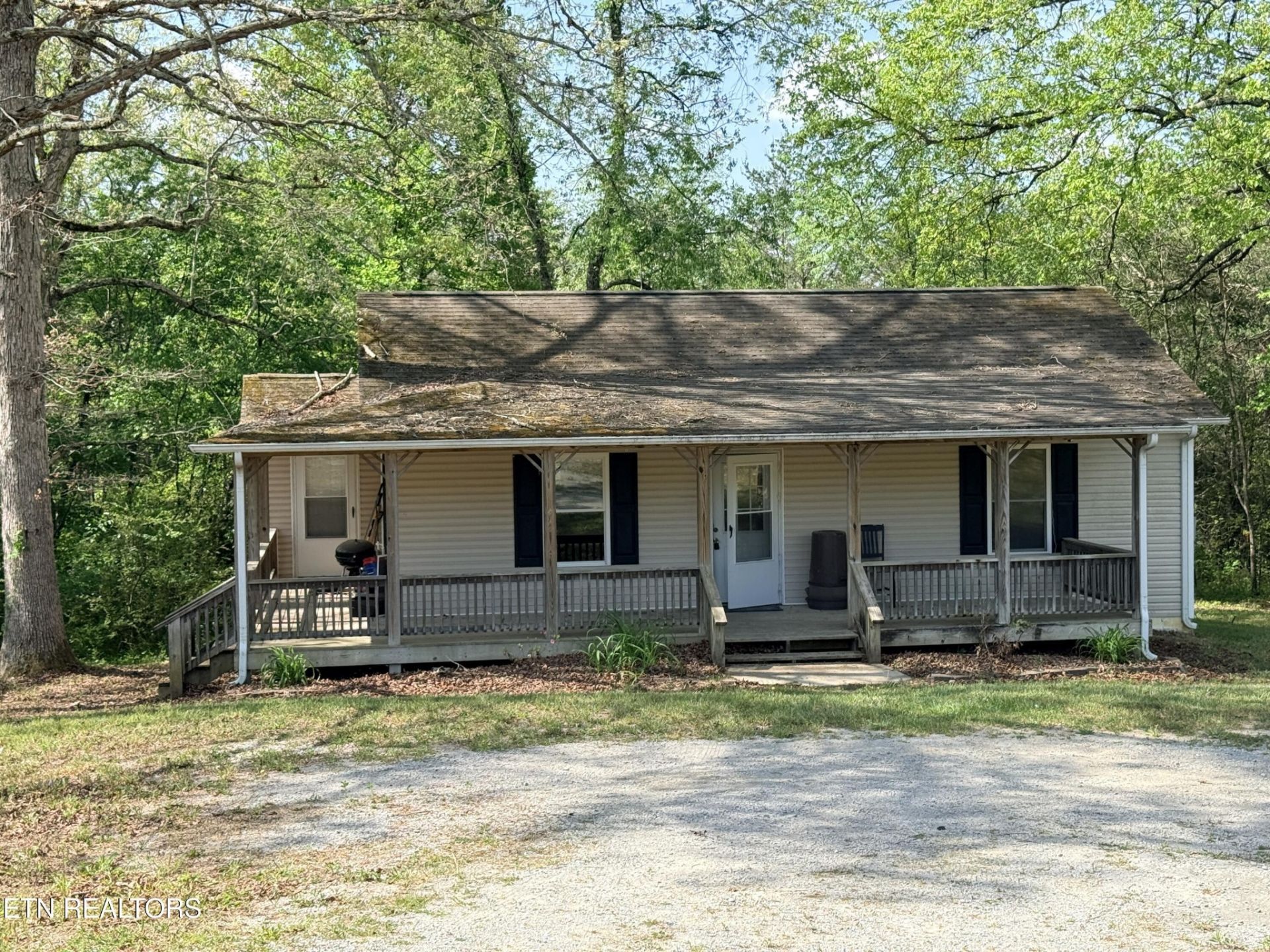 1258 Hensley Rd , Jamestown, TN 38556 Main Photo