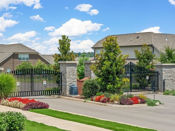 6174 Binns Lane , Hermitage, TN 37076