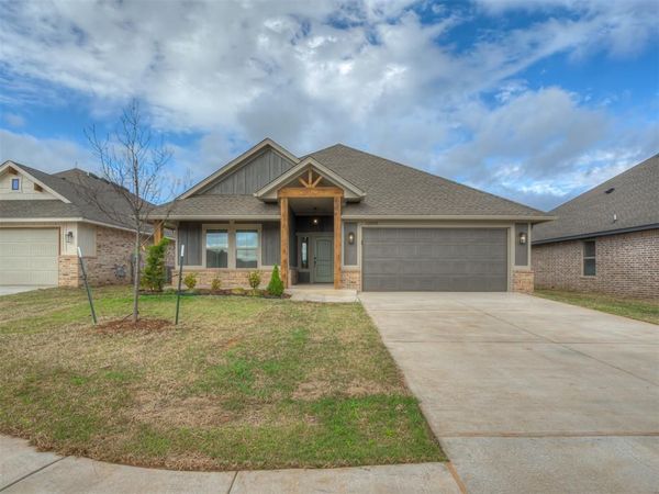 12405 Dolche Vita Drive, Yukon, OK 73099