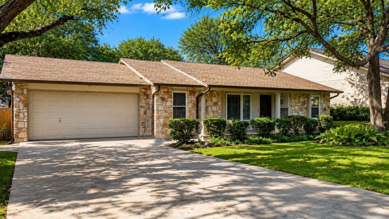 12014 Wycliff Ln, Austin, TX 78727 Main Photo