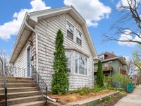 7113 N Wolcott Avenue, Chicago, IL 60626 primary photo