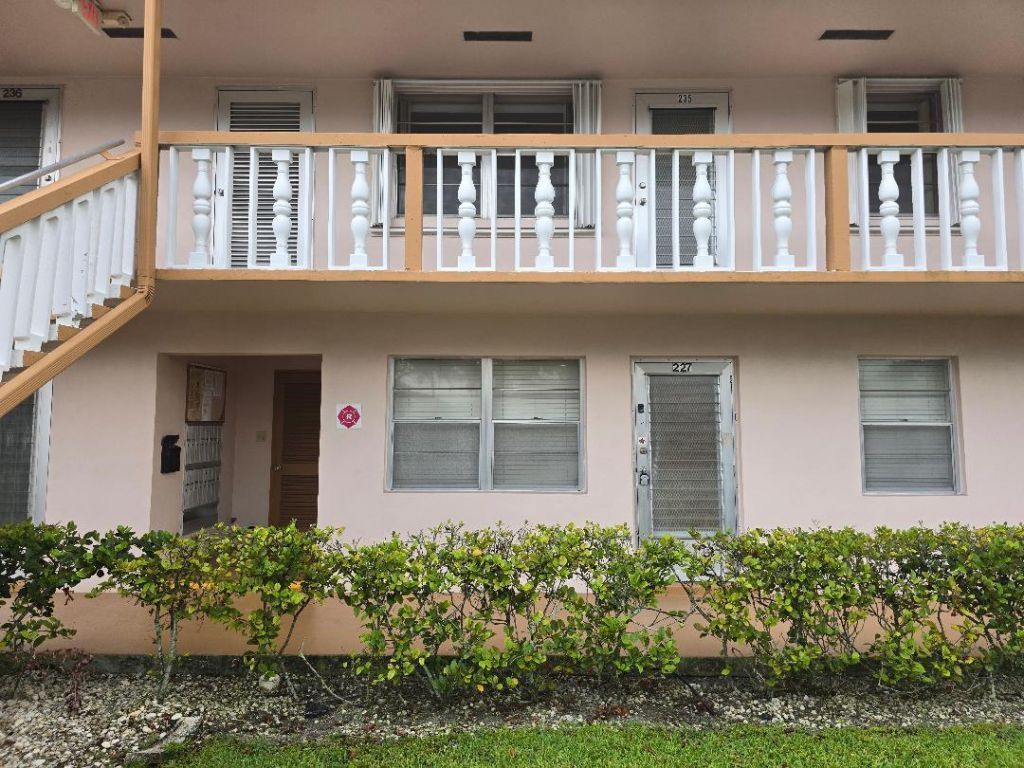 227 Kent N, West Palm Beach, FL 33417 Photo