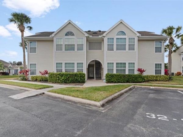 1907 Aynsley Way, Unit 32-2, Vero Beach, FL 32966