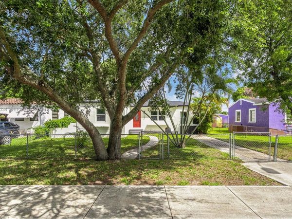 1246 Fisherman St , Opa-Locka, FL 33054