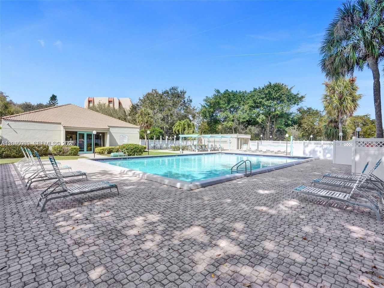 3300 W Rolling Hills Cir , Unit 104, Davie, FL 33328 Photo