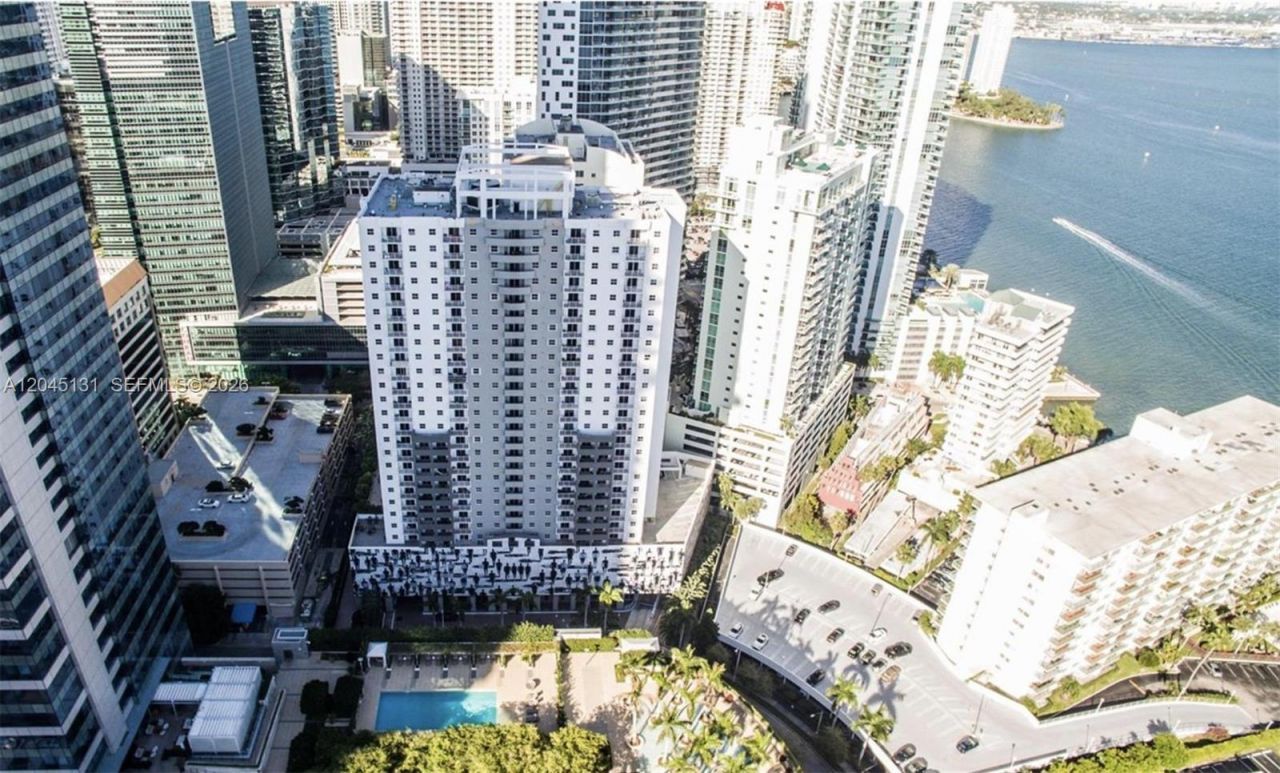 185 SE 14 Ter, Unit 1413, Miami, FL 33131 Photo