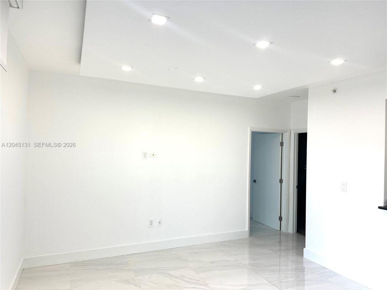 185 SE 14 Ter, Unit 1413, Miami, FL 33131 Photo