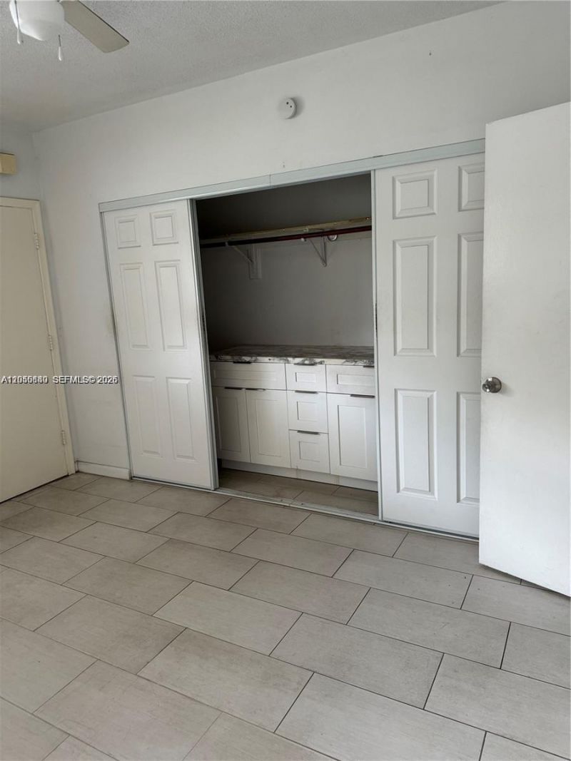 285 NE 191st St, Unit 2907, Miami, FL 33179 Photo