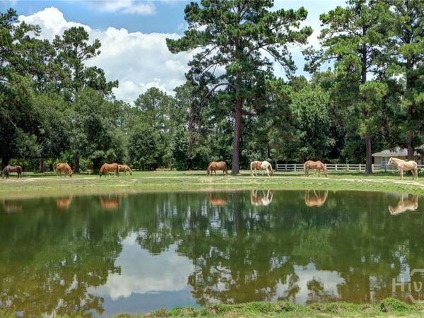 90 Stagecoach Road, Bloomingdale, GA 31302