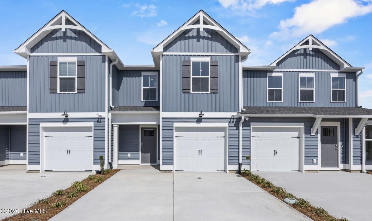 79 W Pioneer Way, Unit 104, Hampstead, NC 28443 Main Photo