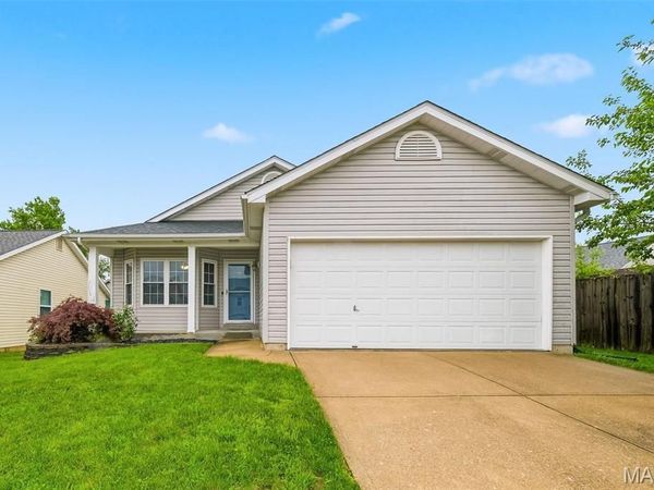 1818 Florine Court, St Charles, MO 63303