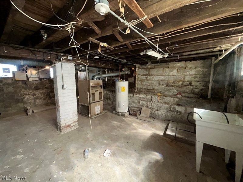 4002 Robert Avenue, Cleveland, OH 44109 Photo 17