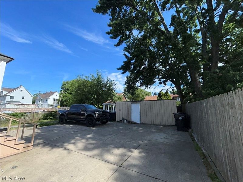 4002 Robert Avenue, Cleveland, OH 44109 Photo 23