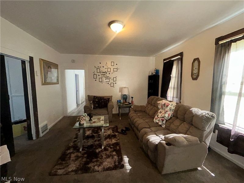 4002 Robert Avenue, Cleveland, OH 44109 Photo 9