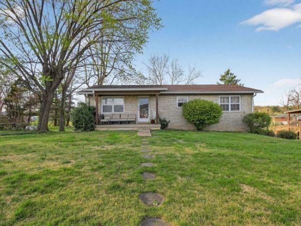 331 Southwest Circle , Scottsville, KY 42164