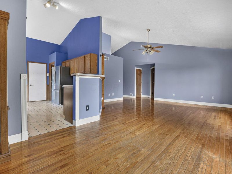 1059 Somerset Court, London, OH 43140 Photo 12