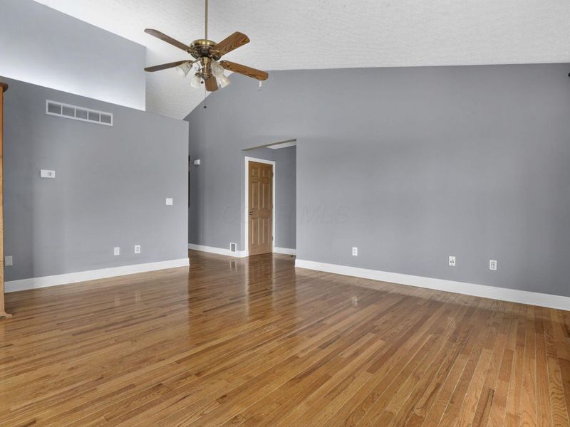 1059 Somerset Court, London, OH 43140 Photo 15