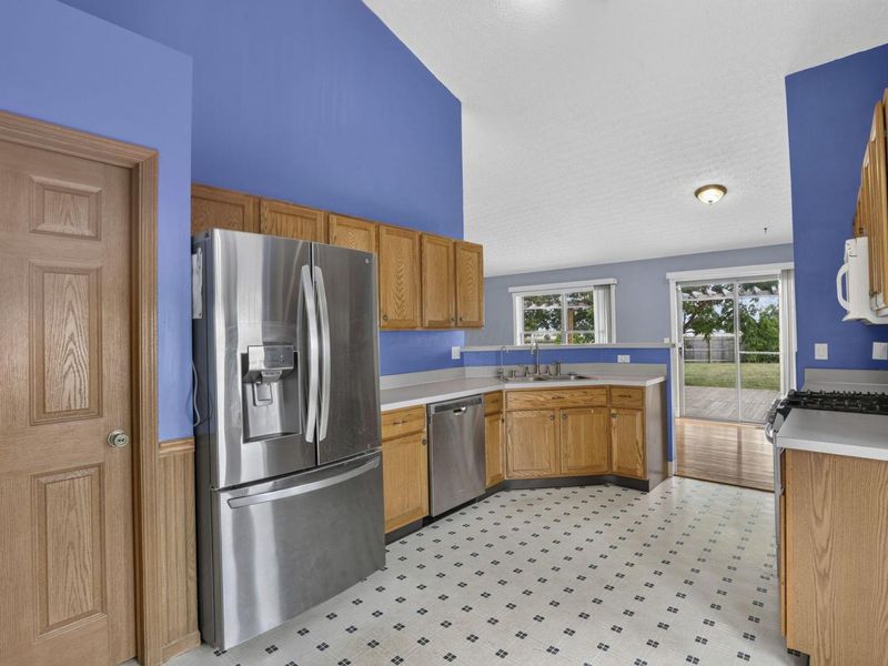 1059 Somerset Court, London, OH 43140 Photo 18