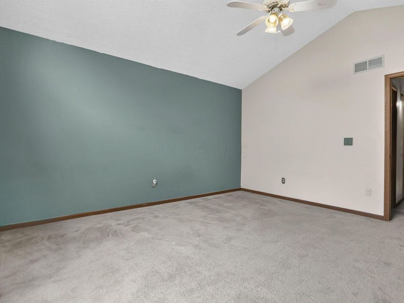 1059 Somerset Court, London, OH 43140 Photo 37