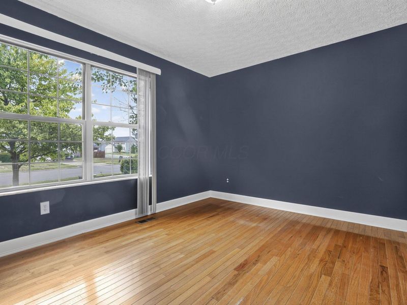 1059 Somerset Court, London, OH 43140 Photo 6