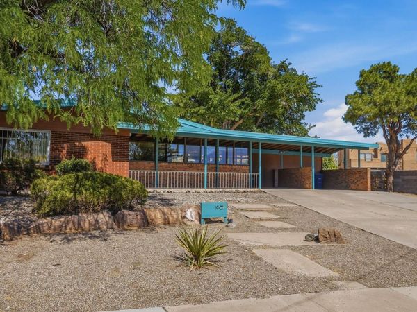 1907 Richmond Drive NE, Albuquerque, NM 87106