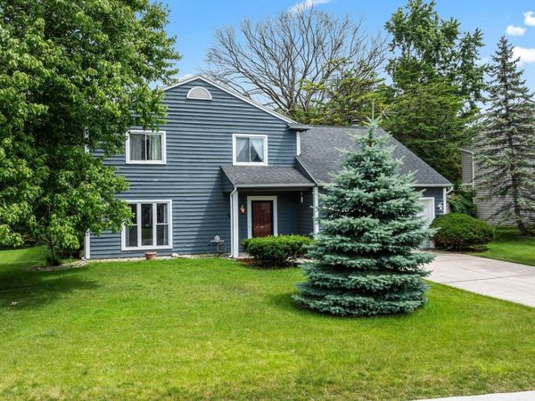 10028 Hidden Meadows Place, Fort Wayne, IN 46825