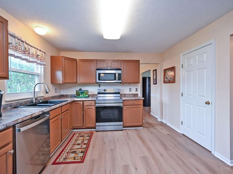 6864 Autumn Mist Court, Deerfield Twp., OH 45040 Photo 13