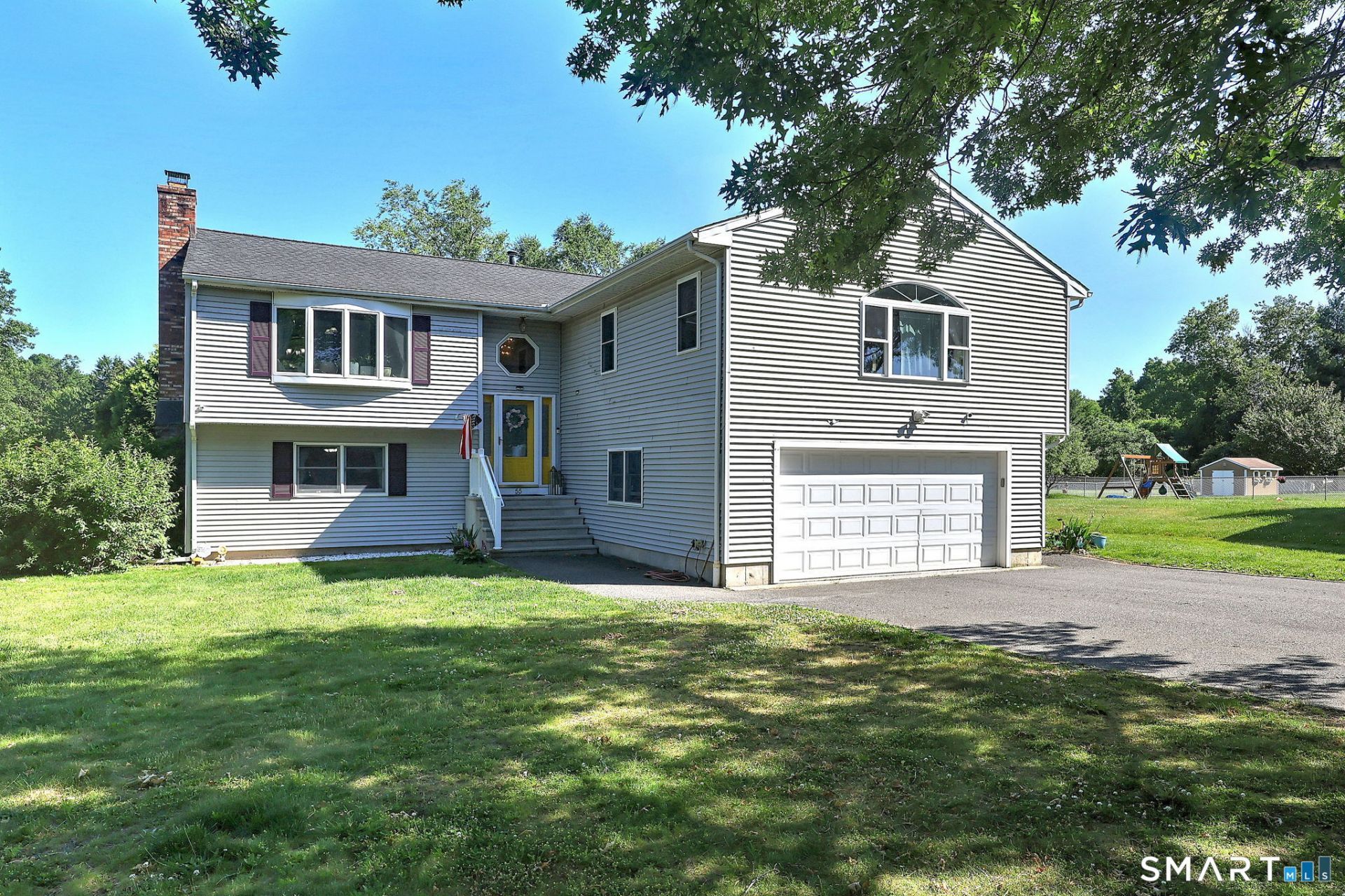 55 Londonderry, Milford, CT 06460 Main Photo