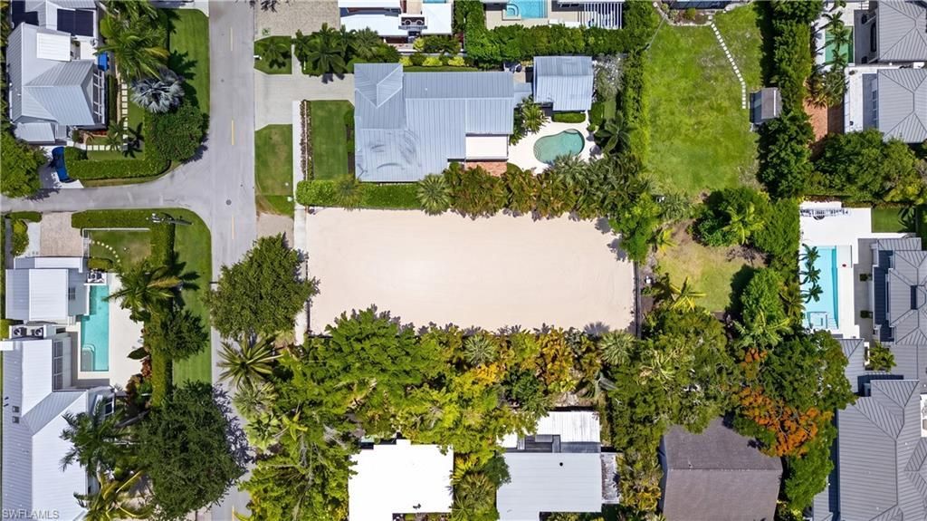 61 4th St S, Naples, FL 34102 Photo