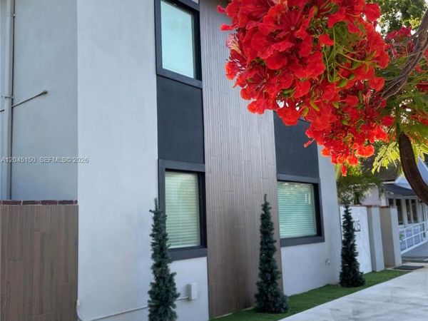 1215 E Broward Blvd , Fort Lauderdale, FL 33301