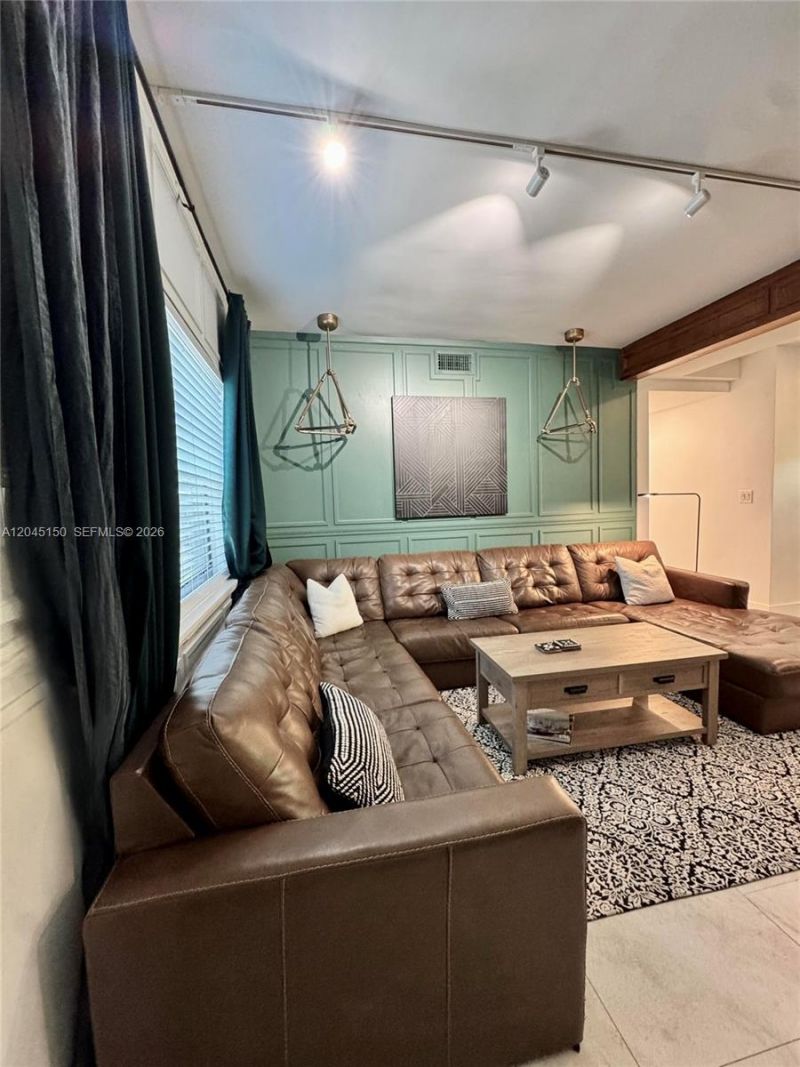 1215 E Broward Blvd , Fort Lauderdale, FL 33301 Photo