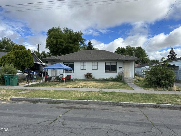 2215 Applegate Avenue, Klamath Falls, OR 97601