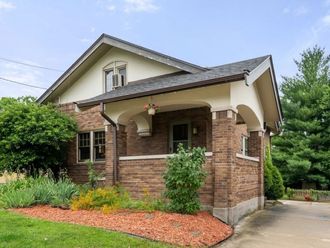 816 PARIS Avenue Rockford, IL 61107