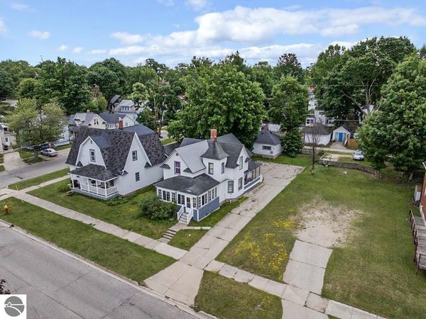 314 Pine E, Cadillac, MI 49601