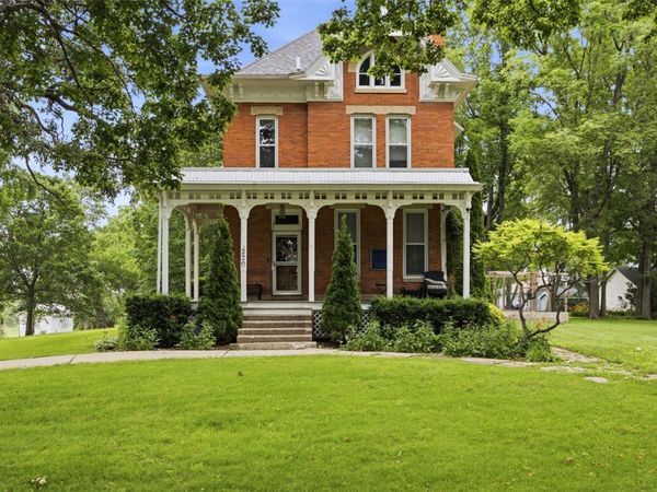 320 East Street, Tipton, IA 52772