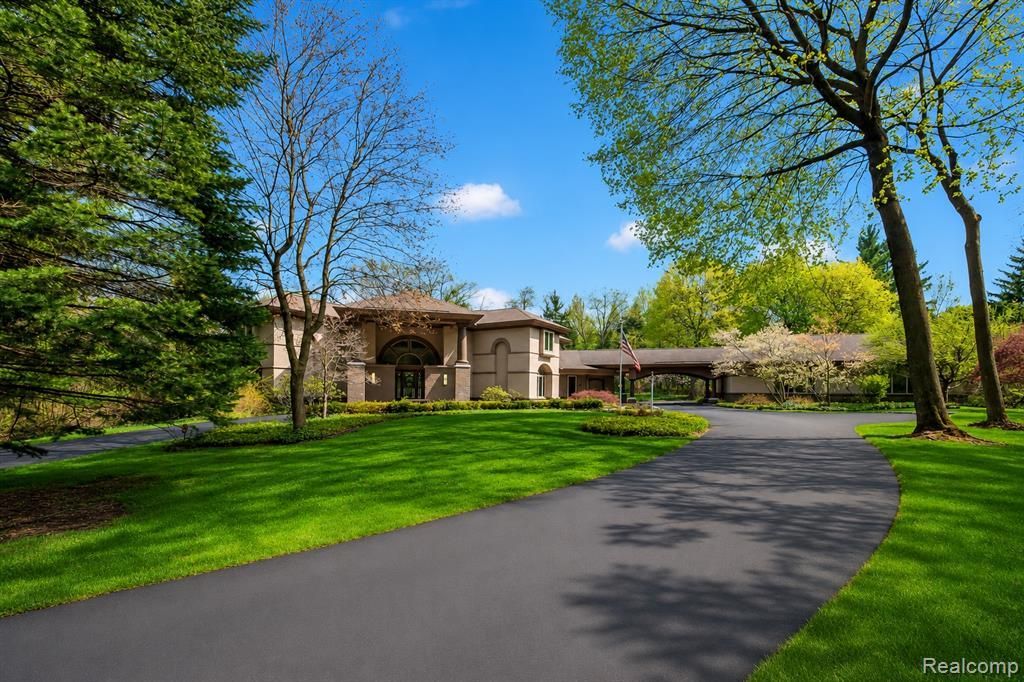 1800 Tiverton Road, Bloomfield Hills, MI 48304 Main Photo