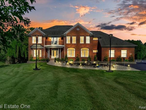33850 Braebury Ridge, Farmington Hills, MI 48331