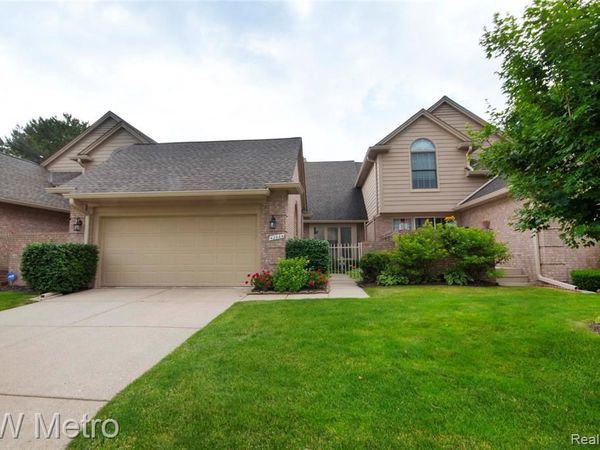 42664 Jason Court, Sterling Heights, MI 48313