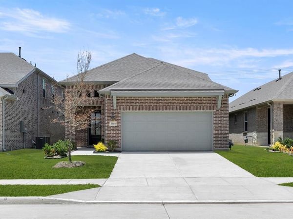5909 Laurel Lake Lane, Pilot Point, TX 76258