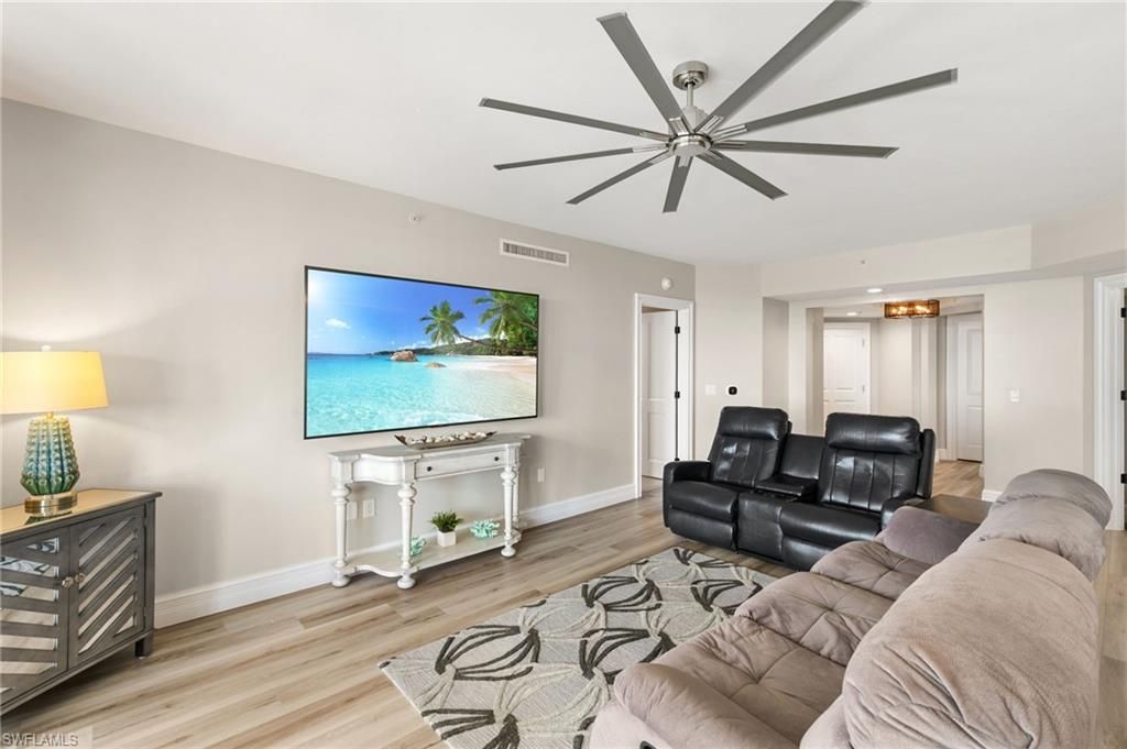 1060 Borghese Ln, Unit 902, Naples, FL 34114 Photo