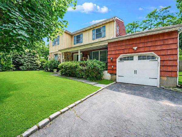2 Berkeley Place , Sea Cliff, NY 11579