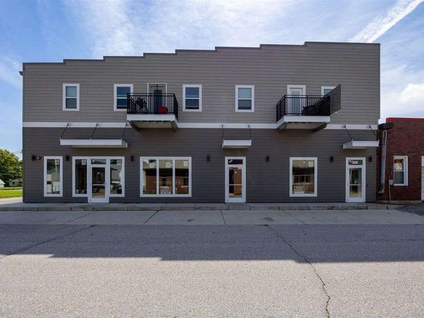 112 N Iowa St., Solon, IA 52333